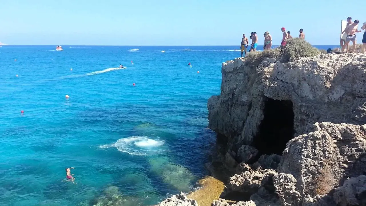 Blue Breeze Luxury Apartment Αγία Νάπα 0*,  Κύπρος