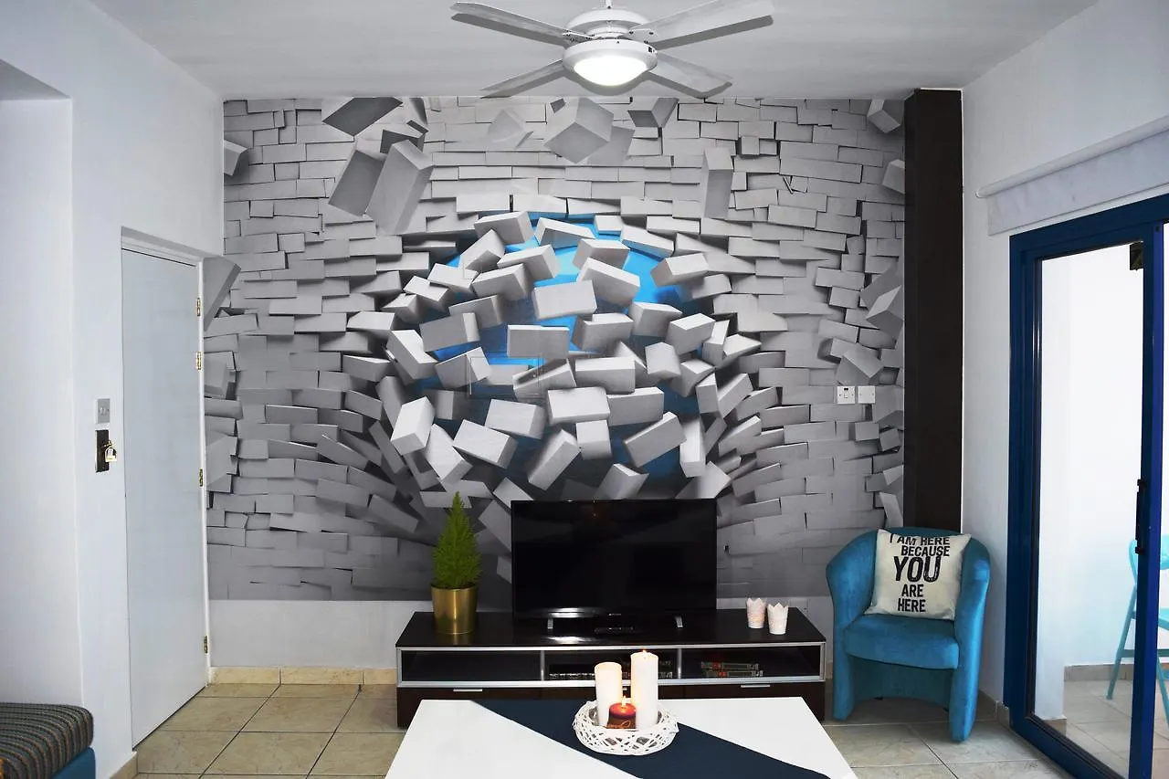 Blue Breeze Luxury Apartment アヤナパ